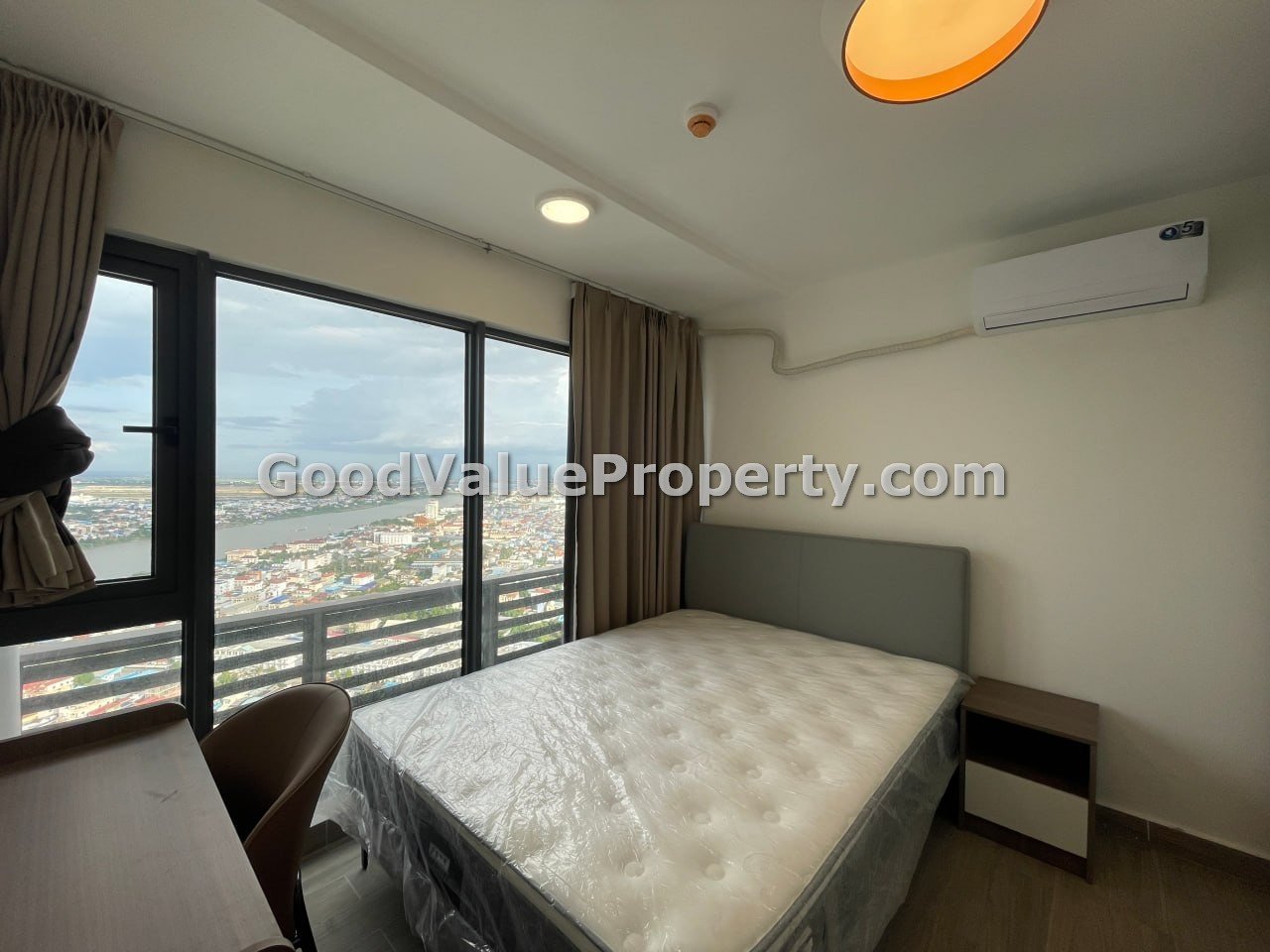 Urban-Village-2-loft-2-bedrooms-condo_006 2 bedrooms, 2 floors loft at Urban Village 2